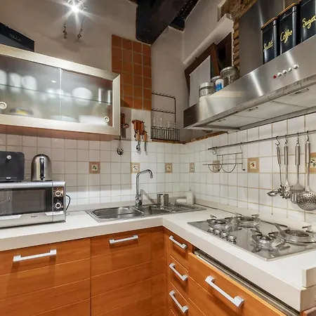 Apartament Guesthost - Heart Of Trastevere Flat Rzym