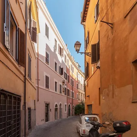 Guesthost - Heart Of Trastevere Flat * Rzym